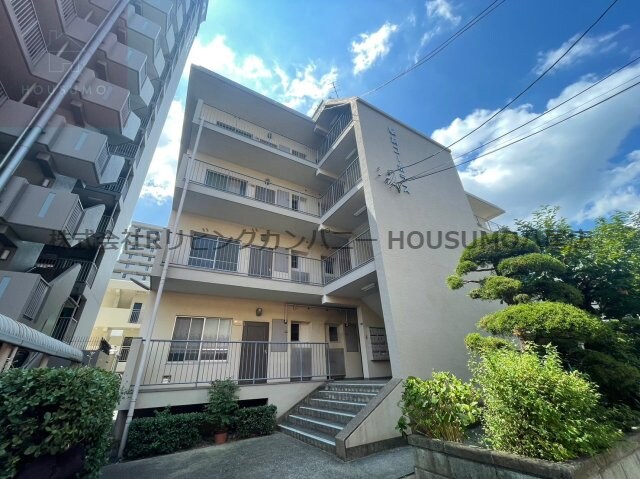 物件外観写真3　(外観もきれいです)