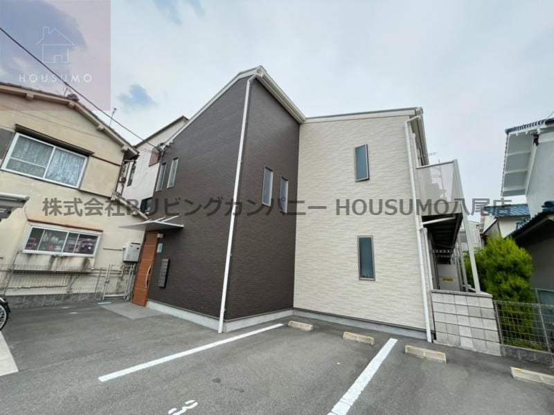 物件外観写真1　(外観もきれいです)