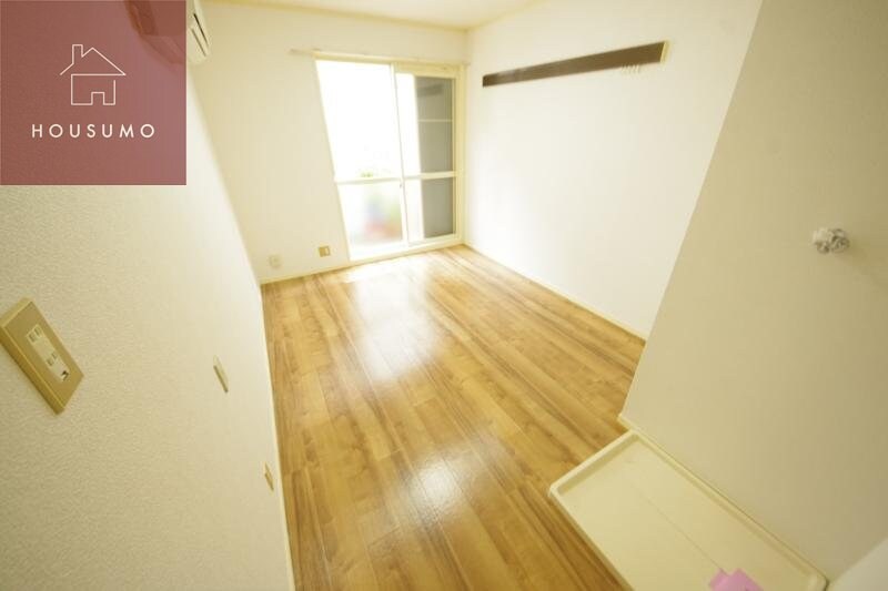 物件内観写真4　(使い勝手のいい洋室です)