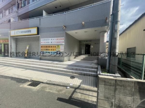 エントランス(建物の内部です)