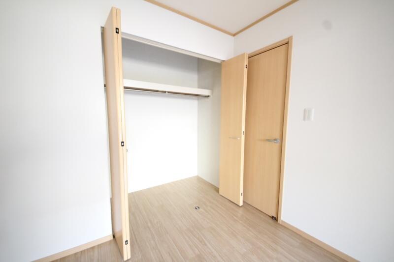 物件内観写真13　(便利な収納スペースです)