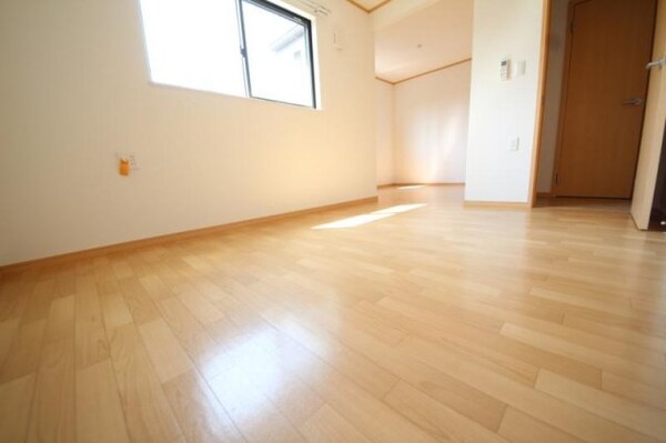 居室(おしゃれなリビングです)