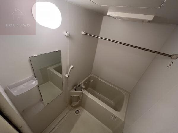 物件内観写真6　(コンパクトで使いやすいお風呂です)