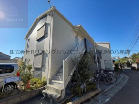 物件外観写真1　(落ち着いた雰囲気の外観です)