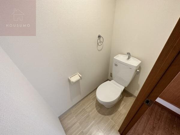 物件内観写真8　(清潔感のあるトイレです)