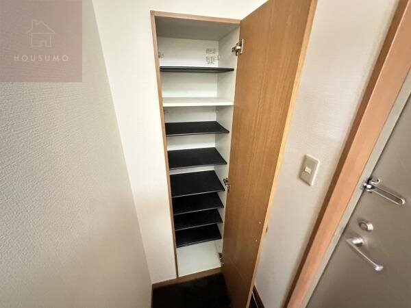 物件内観写真22　(専用の収納スペースです)