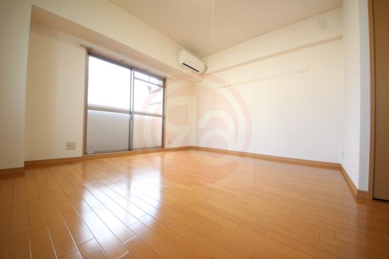 物件内観写真13　(使い勝手のいい洋室です)