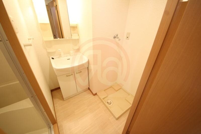 物件内観写真18　(コンパクトで使いやすい洗面所)