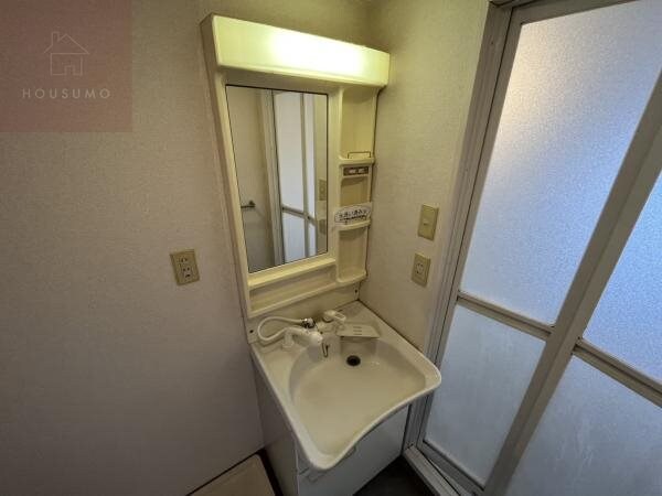 独立洗面台(朝の支度にも助かる、独立の洗髪洗面化粧台)