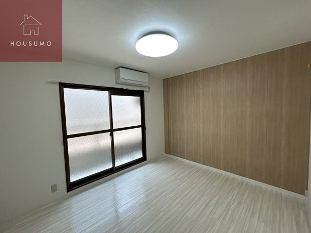 物件内観写真4　(おしゃれな居間です)