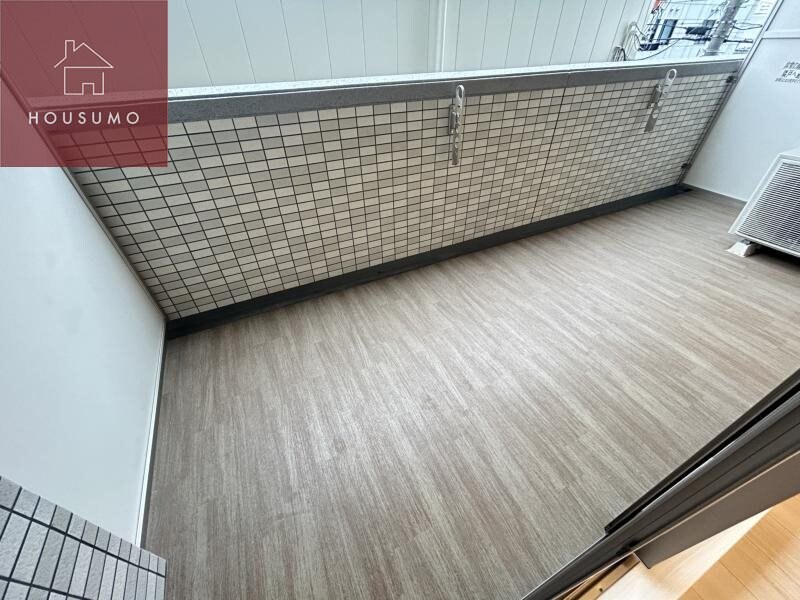 物件内観写真15　(外からの目が気にならないバルコニーで洗濯物が干せます)