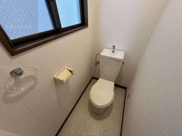 トイレ(シンプルで使いやすいトイレです)