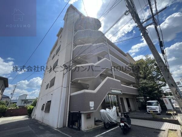 物件外観写真1　(おしゃれな外観です)