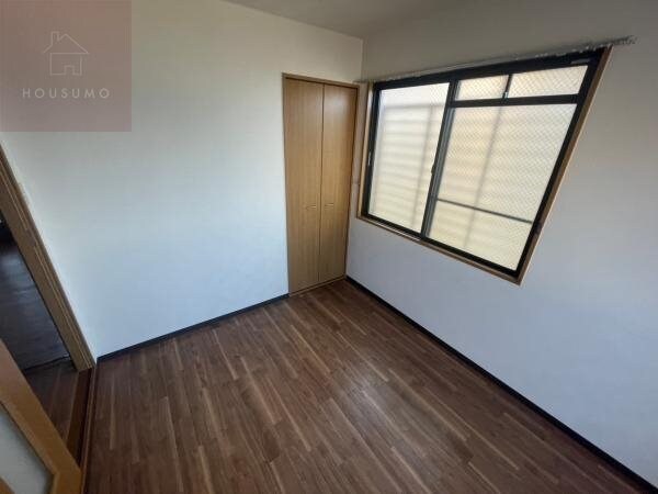 物件内観写真19　(開放的な寝室です)