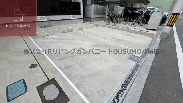 物件外観写真2　(駐車場に車を止められます)