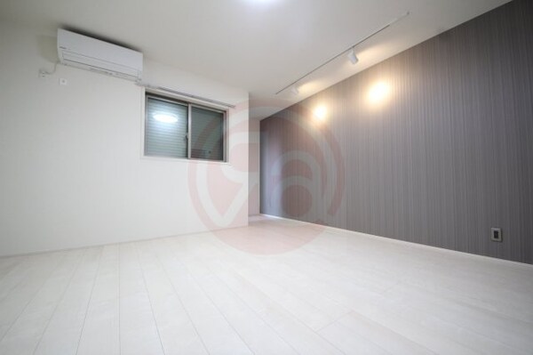 寝室(使い勝手のいい寝室です)