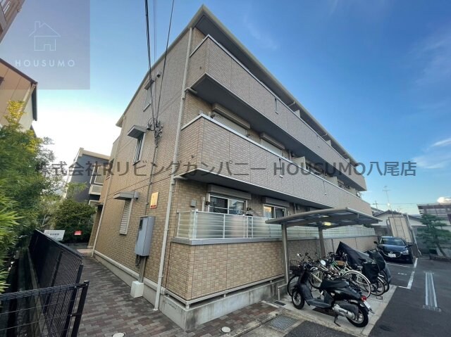 物件外観写真3　(きれいな外観です)