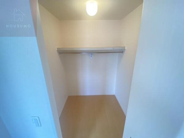 物件内観写真20　(たっぷりとした収納スペースです)