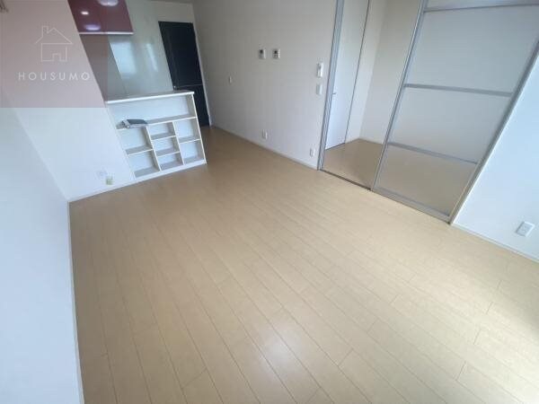 物件内観写真23　(ゆったりとしたリビングです)