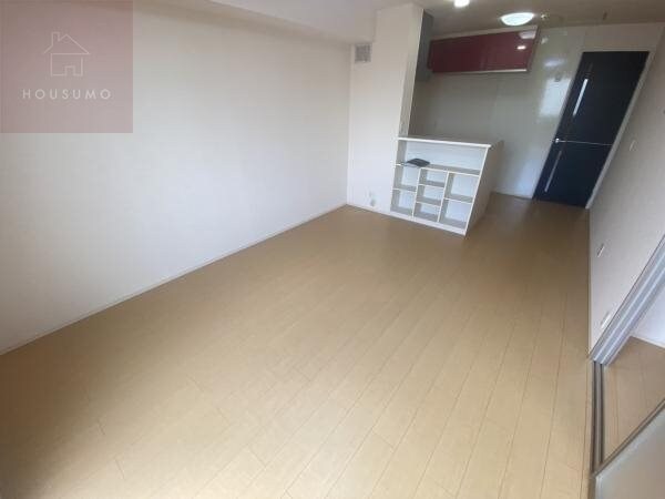 物件内観写真25　(こちらの居間で趣味の時間をお楽しみください)