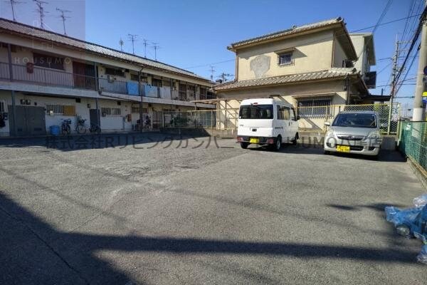 駐車場(駐車場に車を止められます)
