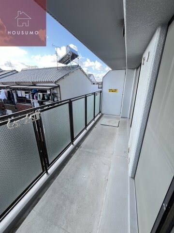 物件内観写真12　(バルコニーからの眺めを楽しみながら食事をしませんか)