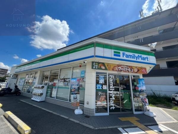 周辺環境(ファミリーマートＭＹＳ八尾木北店 134m)