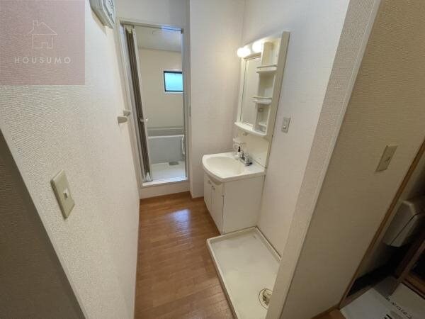 洗面・脱衣所(忙しい朝には欠かせない洗面所です)