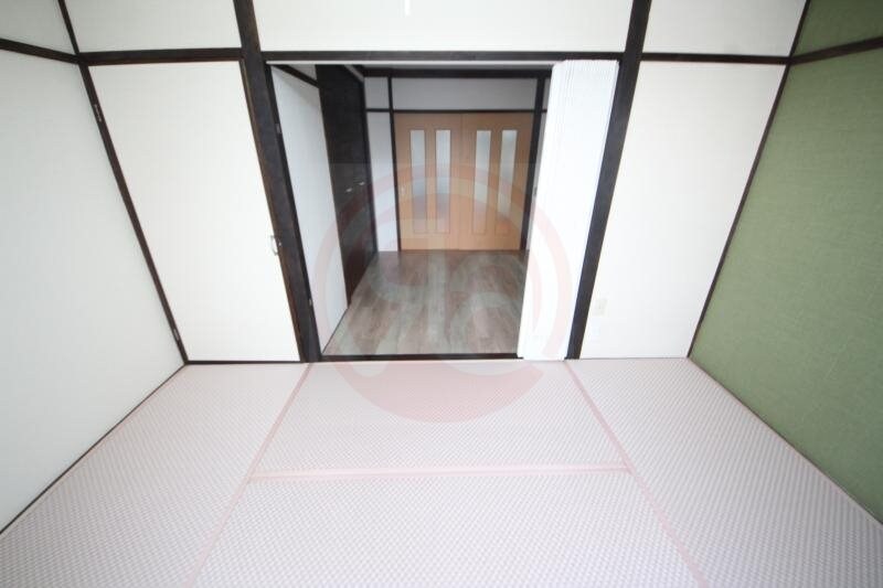 物件内観写真6　(こちらのリビングで趣味の時間をお楽しみください)