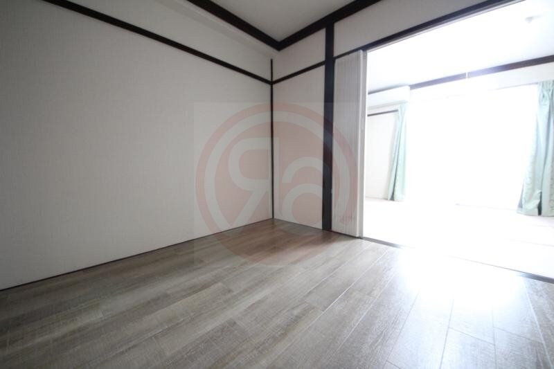 物件内観写真13　(子供のお昼寝に使えるお部屋です)