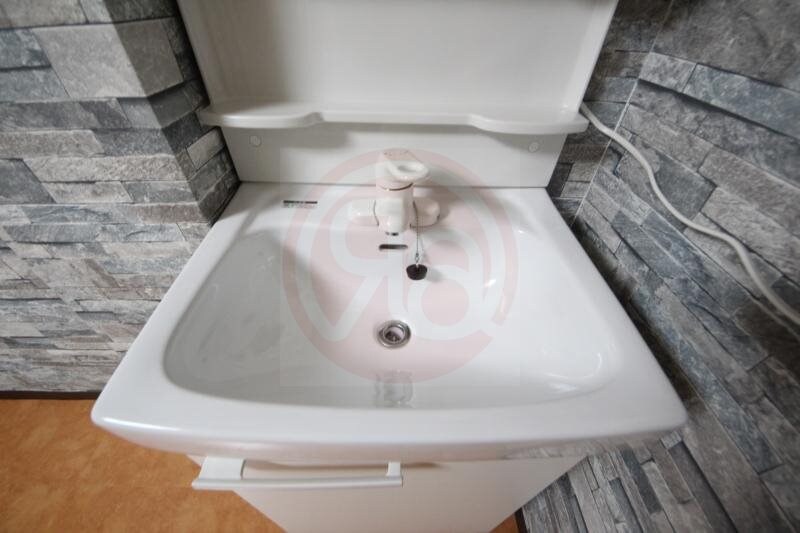 物件内観写真18　(ゆったりとスペースのある洗面所)