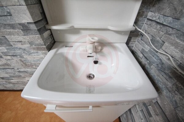 洗面・脱衣所(ゆったりとスペースのある洗面所)