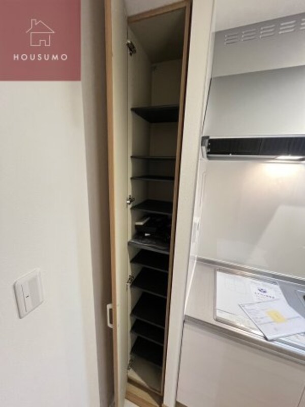 収納(小物を収納するのに便利です)