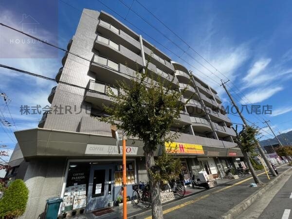 プロスベール高安の物件外観写真