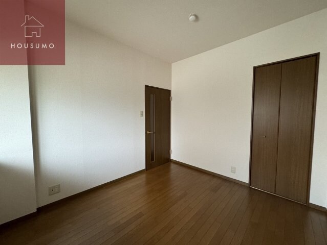 物件内観写真7　(ゆったりした洋室です)