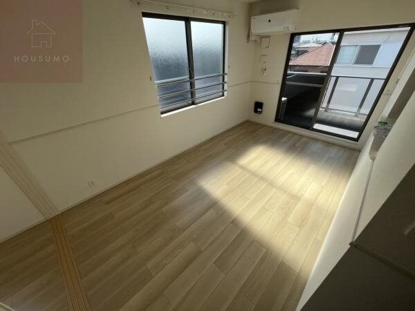 物件内観写真5　(使いやすい居間です)