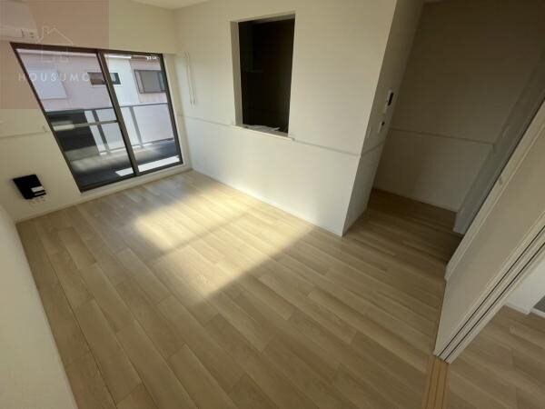 物件内観写真16　(使いやすい居間です)