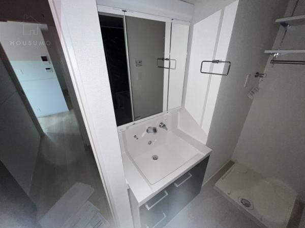 物件内観写真21　(独立洗面台あり、毎朝おしゃれに忙しい女性の方におすすめです)