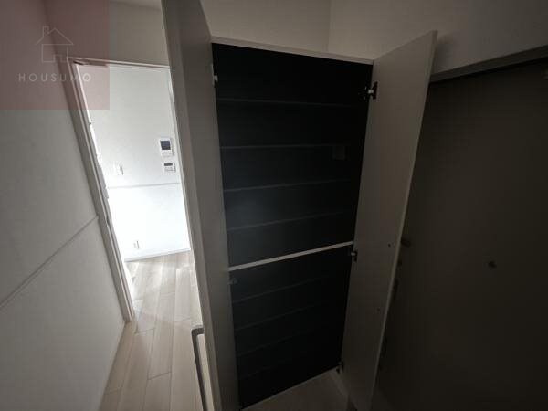 物件内観写真22　(便利な収納スペースです)