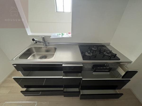 物件内観写真24　(コンパクトなキッチンで掃除もラクラク)