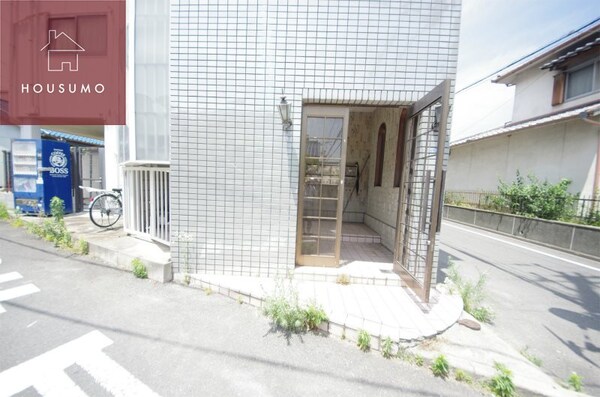 エントランス(落ち着いたエントランスです)