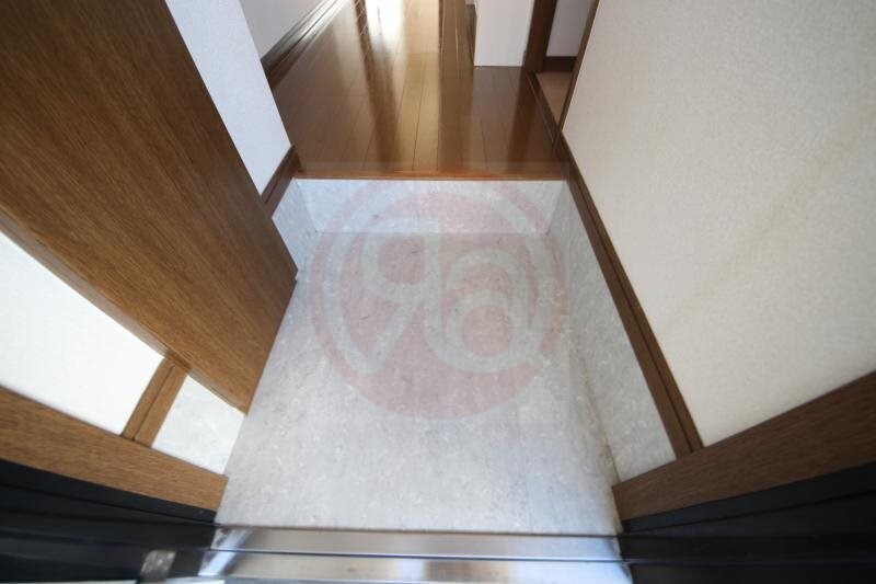 物件内観写真12　(きれいな玄関です)