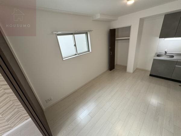 居室(ゆったり過ごせる居間です)