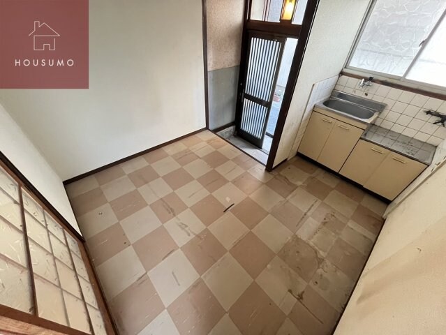 物件内観写真4　(使いやすい居間です)