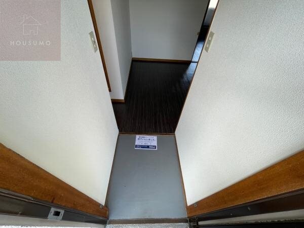 物件内観写真9　(落ち着いた玄関です)