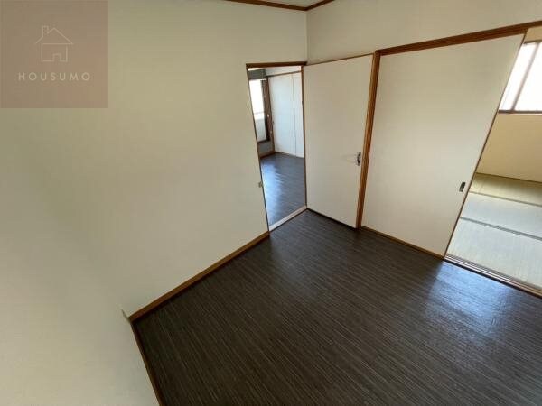 居室(おしゃれな居間です)