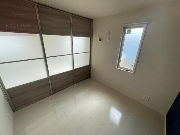 洋室(使い勝手のいい洋室です)