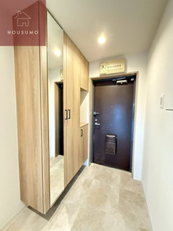 玄関(シンプルで使いやすいトイレです)