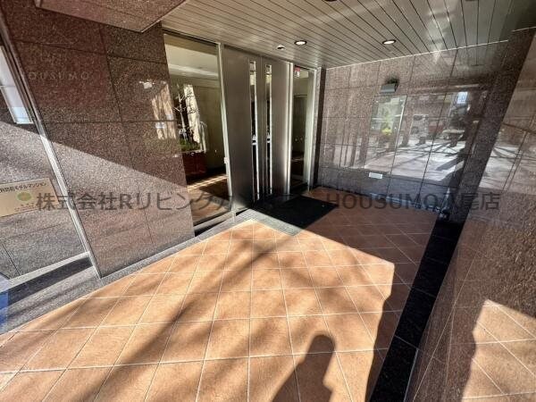 物件外観写真2　(建物の内部です)