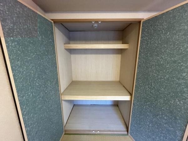 物件内観写真25　(小物を収納するのに便利です)